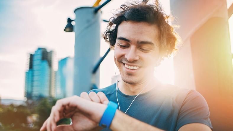 人类的数据化,其实只靠一只手表就能完成